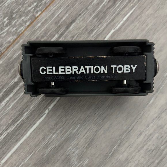 Wooden Celebration Toby - Picture 6 of 8